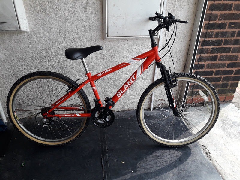 apollo slant bike red